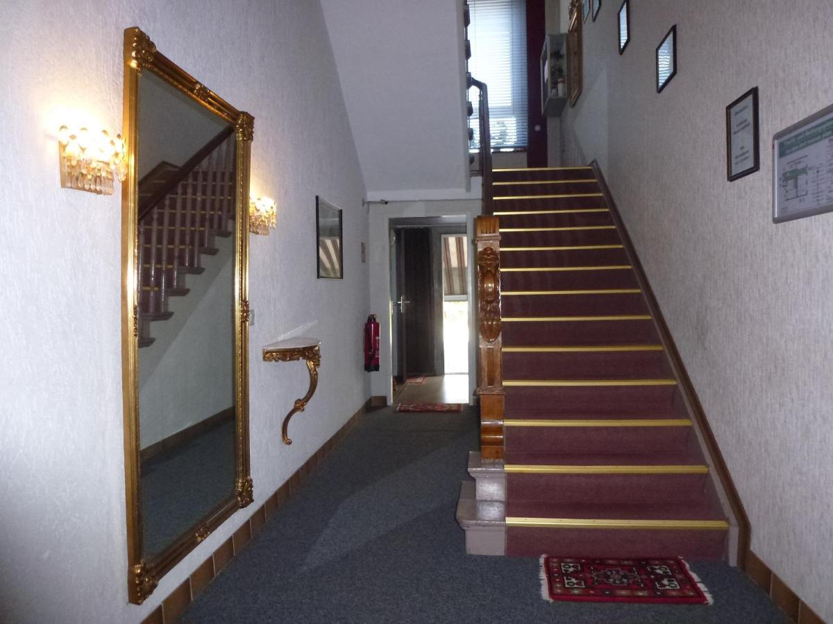 Hotel Adler Düsseldorf Esterno foto