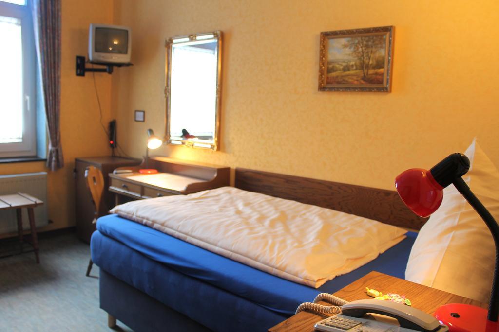 Hotel Adler Düsseldorf Esterno foto