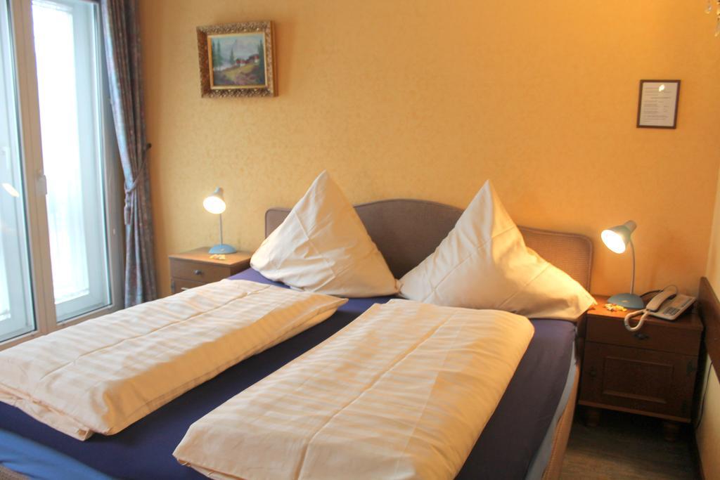 Hotel Adler Düsseldorf Esterno foto