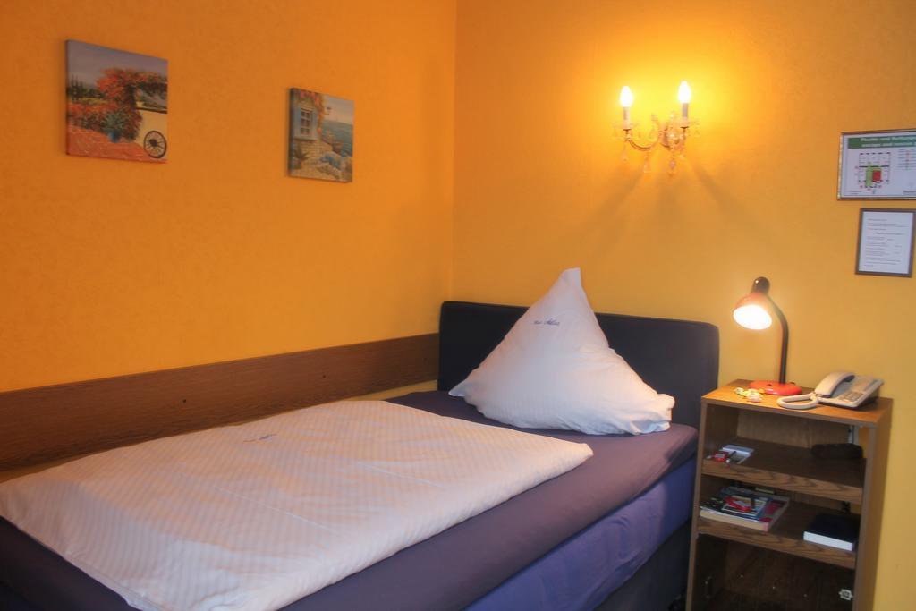 Hotel Adler Düsseldorf Esterno foto