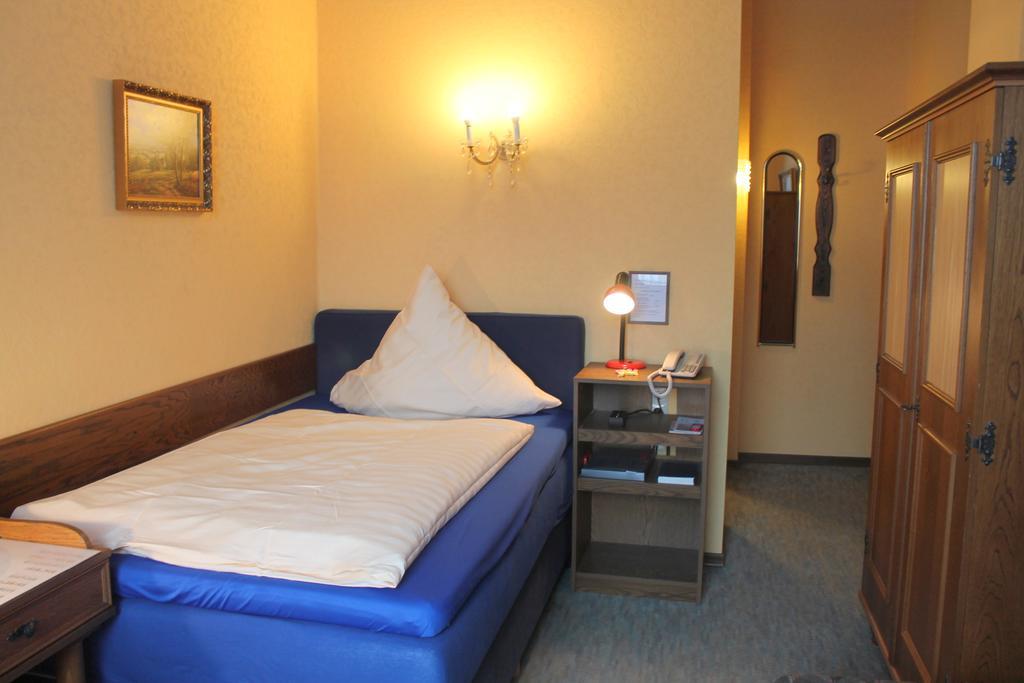 Hotel Adler Düsseldorf Esterno foto
