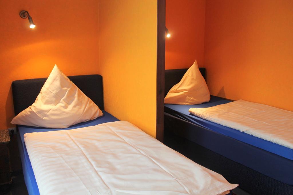 Hotel Adler Düsseldorf Esterno foto