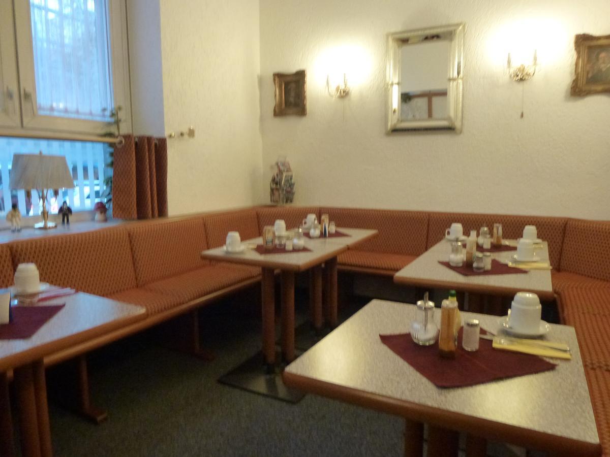 Hotel Adler Düsseldorf Esterno foto