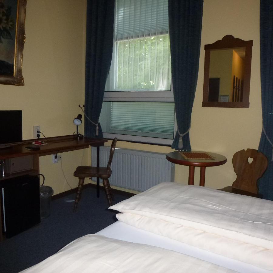 Hotel Adler Düsseldorf Esterno foto