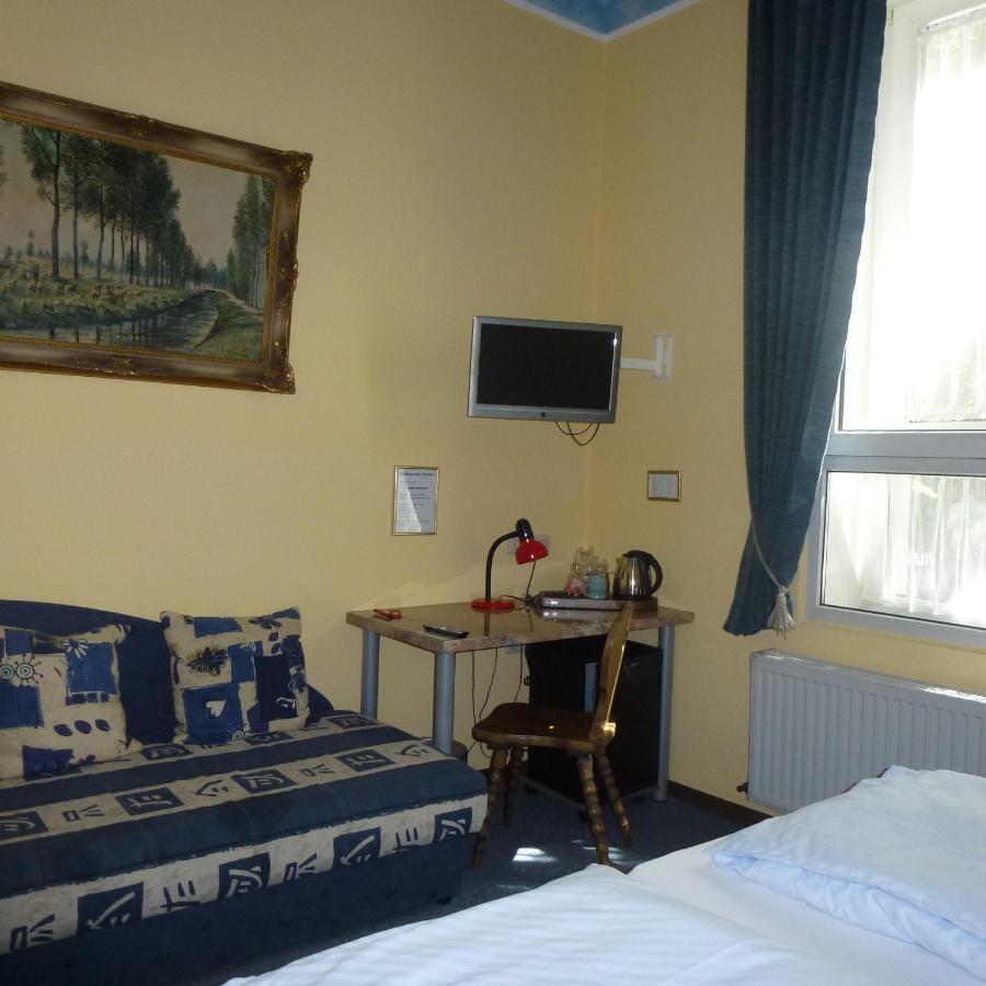Hotel Adler Düsseldorf Esterno foto